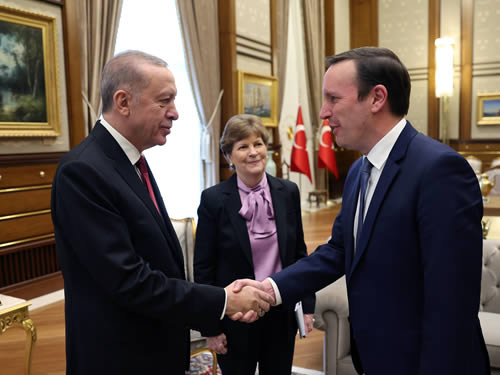 Cumhurbaşkanı Erdoğan, ABD'li Senatörler Shaheen ve Murphy'i kabul etti