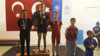 Pursaklar Belediyesi 2 madalyayı halterde  daha kazandı